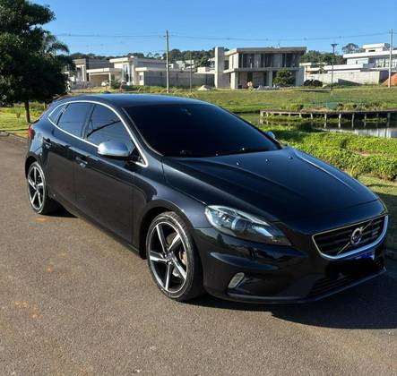 VOLVO V40 2.0 T5 R DESIGN TURBO GASOLINA 4P AUTOMÁTICO VOLVO V40 2.0 T5 R DESIGN TURBO GASOLINA 4P AUTOMÁTICO